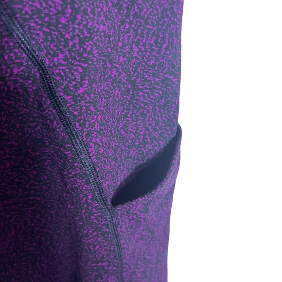 Athleta Ultimate Stash Textured 7/8 Tight, Purple Black Design, Size XL - Picture 8 of 9